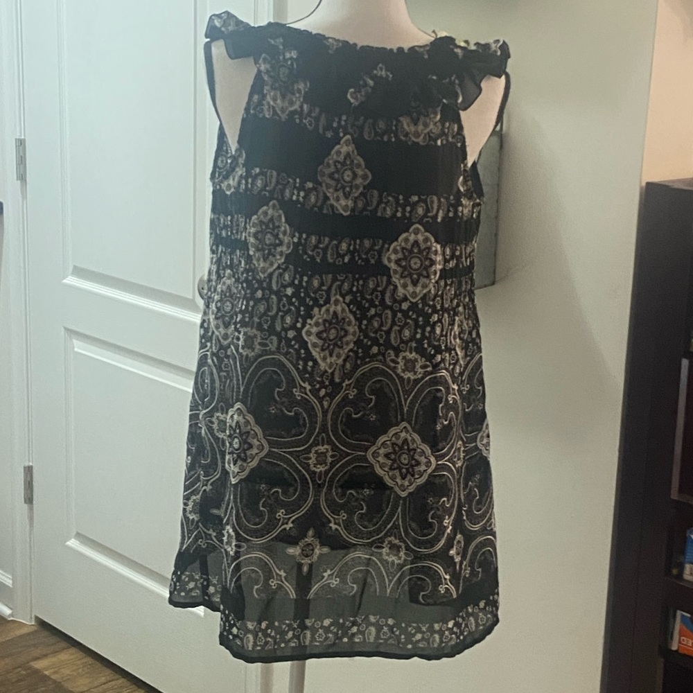 Black and White Paisley Tank Top - Picture 4 of 11